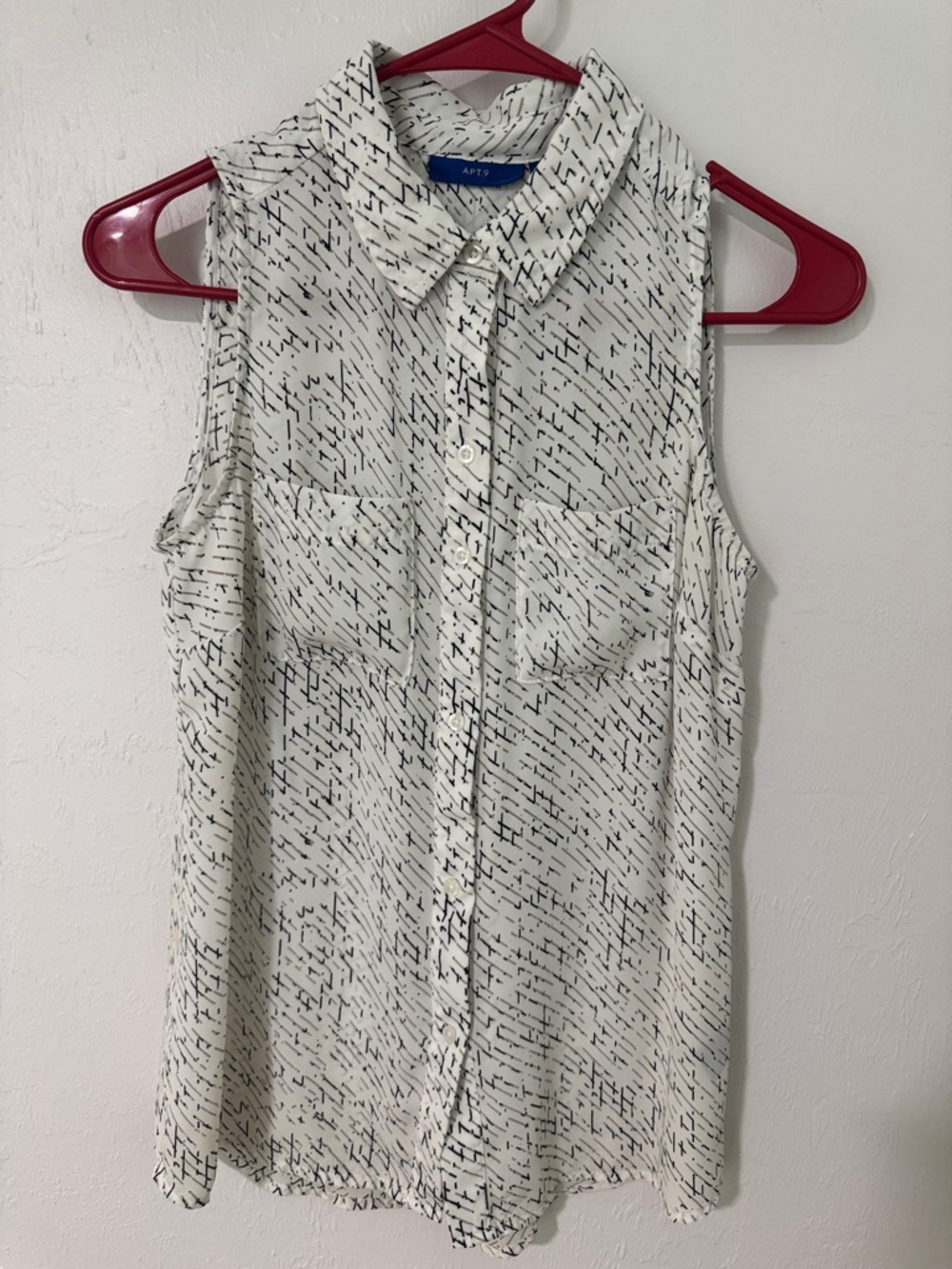 Apt. 9 White Sleeveless Button-Down Shirt with Black Dash Print